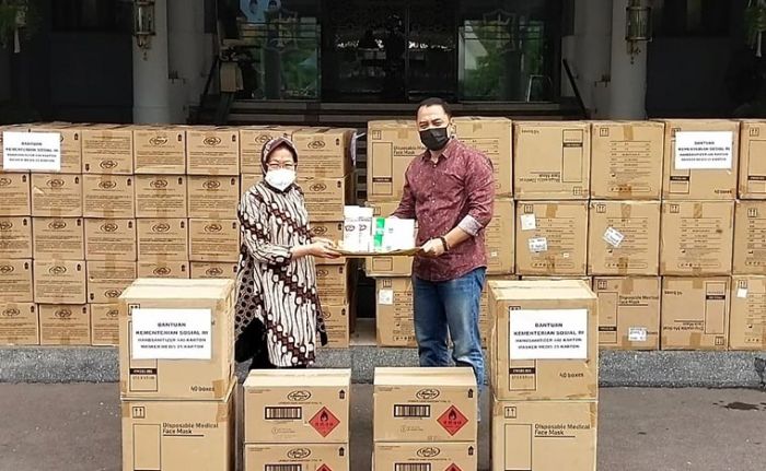 Wali Kota Eri Siap Distribusikan Bantuan dari Mensos RI ke Nakes hingga Masyarakat Wali Kota Eri Siap Distribusikan Bantuan dari Mensos RI ke Nakes hingga Masyarakat