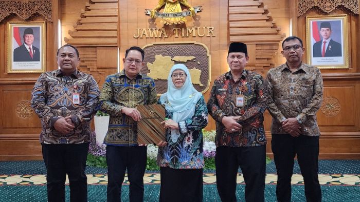Terima SPT dari Pj Gubernur Jatim, Khoirani Resmi Jabat Plt Bupati Situbondo Terima SPT dari Pj Gubernur Jatim, Khoirani Resmi Jabat Plt Bupati Situbondo