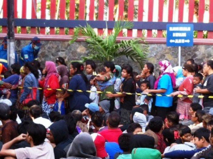 13 Ribu Warga Berebut Salam Tempel PT Gudang Garam 