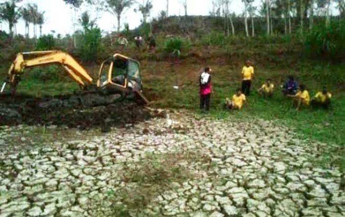 Kerap Alami Kesulitan Air saat Kemarau, Desa Putukrejo Malang Dibangunkan Embung Kerap Alami Kesulitan Air saat Kemarau, Desa Putukrejo Malang Dibangunkan Embung
