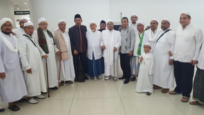 Habib Rizieq Ajak Arek-Arek Suroboyo Berangkat ke Jakarta Amankan Pilgub DKI Habib Rizieq Ajak Arek-Arek Suroboyo Berangkat ke Jakarta Amankan Pilgub DKI
