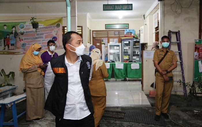 Puskesmas Dibuka 24 Jam Nonstop, Wali Kota Eri Minta RT/RW Aktif Pantau Kondisi Warganya Puskesmas Dibuka 24 Jam Nonstop, Wali Kota Eri Minta RT/RW Aktif Pantau Kondisi Warganya