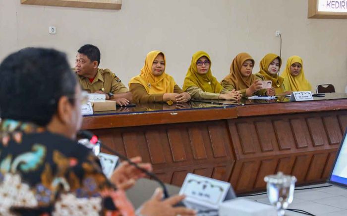 Siap Salurkan Banmod DBHCHT 2023 ke 6.666 Penerima, Pemkot Kediri Gelar Rapat Koordinasi Siap Salurkan Banmod DBHCHT 2023 ke 6.666 Penerima, Pemkot Kediri Gelar Rapat Koordinasi
