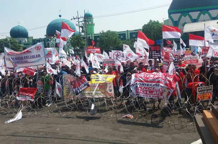 Aturan Satu NIK Hanya untuk Tiga Kartu Perdana Diprotes KNCI Aturan Satu NIK Hanya untuk Tiga Kartu Perdana Diprotes KNCI