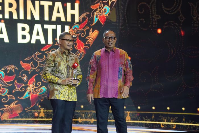 Sukses Tingkatkan Pelayanan Pariwisata, Kota Batu Terima Penghargaan CNN Indonesia Awards 2024 Sukses Tingkatkan Pelayanan Pariwisata, Kota Batu Terima Penghargaan CNN Indonesia Awards 2024