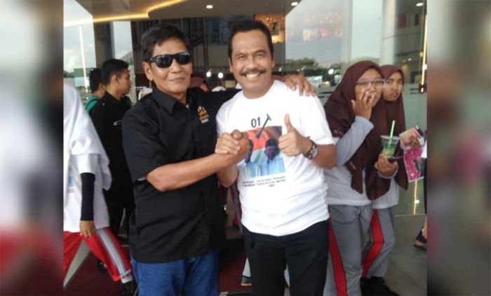 Ribuan Millennial Gresik Deklarasi Dukung Jokowi-Ma Ribuan Millennial Gresik Deklarasi Dukung Jokowi-Ma