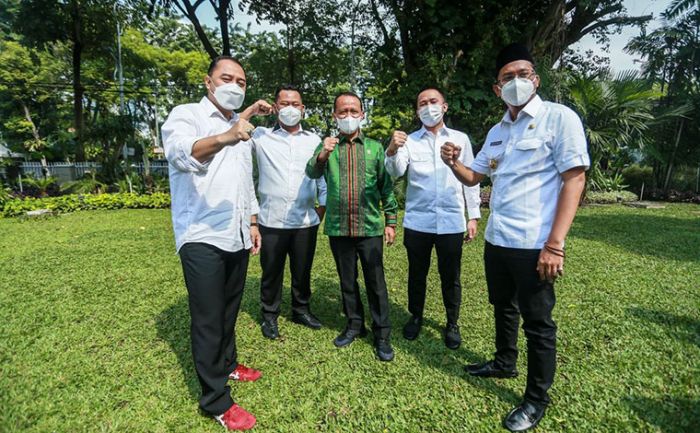 Genjot Investasi, Kepala BKPM Bertemu Trio Kepala Daerah di Surabaya Genjot Investasi, Kepala BKPM Bertemu Trio Kepala Daerah di Surabaya