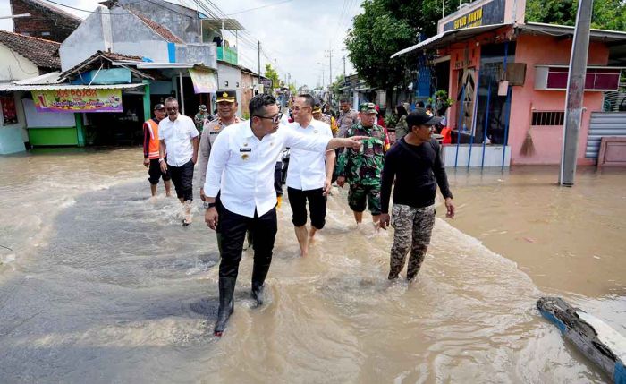 Ini Pesan Pj Wali Kota Mojokerto saat Kunjungi Korban Banjir Ini Pesan Pj Wali Kota Mojokerto saat Kunjungi Korban Banjir
