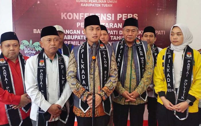Pilkada Tuban: Lindra-Joko Daftar Siang, Riyadi-Wafi Malam Pilkada Tuban: Lindra-Joko Daftar Siang, Riyadi-Wafi Malam