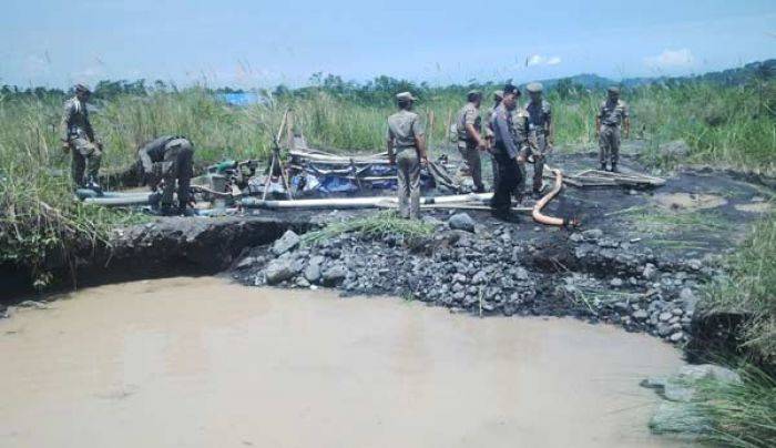 Operasi Gabungan Tambang Ilegal Lumajang, Aparat Sita Peralatan Operasi Gabungan Tambang Ilegal Lumajang, Aparat Sita Peralatan