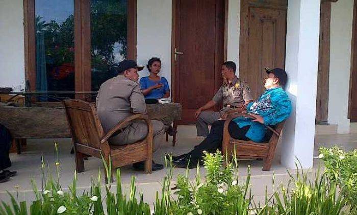 Kepala Satpol PP Banyuwangi Pertanyakan Izin Villa Bangsring Breeze Kepala Satpol PP Banyuwangi Pertanyakan Izin Villa Bangsring Breeze