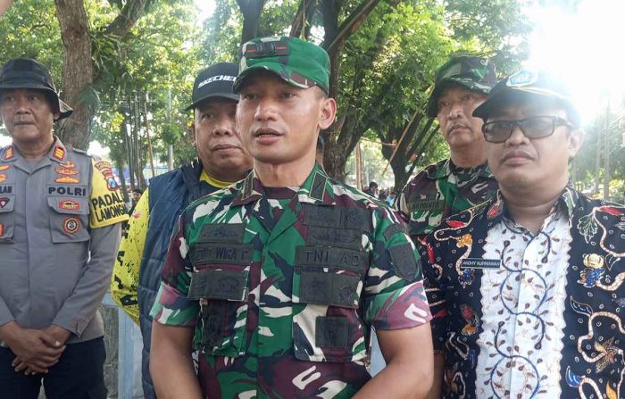 Antisipasi Banjir, Kodim 0812/Lamongan Bersihkan Sungai di Pasar Rakyat Sidomulyo Antisipasi Banjir, Kodim 0812/Lamongan Bersihkan Sungai di Pasar Rakyat Sidomulyo