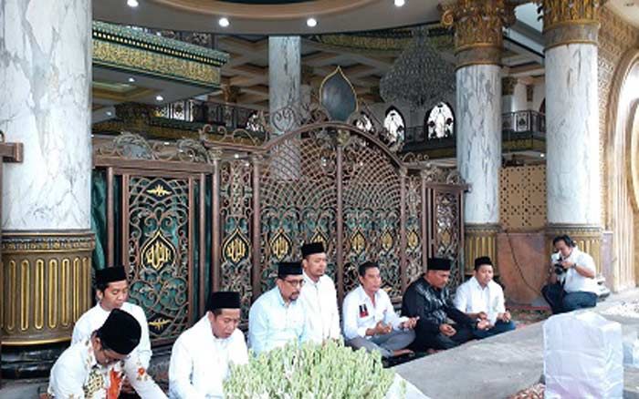 Ketua TKD Jatim Silaturahmi ke PP Al Hikam dan Nyekar ke Makam Syaikhona Kholil