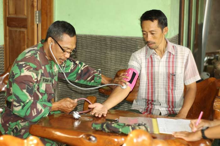 Poskes TMMD Kodim 0810 Nganjuk Juga Layani Warga Sekitar Poskes TMMD Kodim 0810 Nganjuk Juga Layani Warga Sekitar