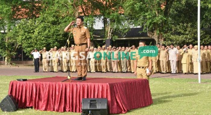 Apel Perdana di 2017, Bupati Jombang Ajak Pegawai Tingkatkan Kinerja Pelayanan Publik