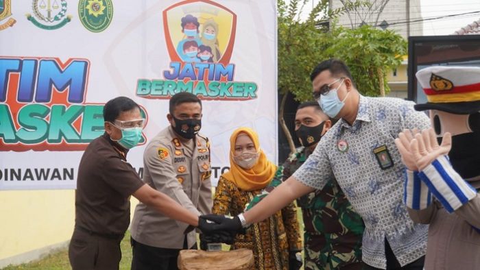 Dukung Gerakan Jatim Bermasker, Ning Ita Siapkan Puluhan Ribu Masker