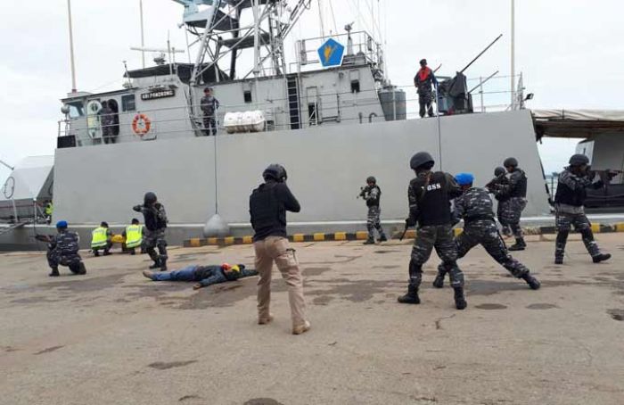 LKO Koarmatim "Jala Gebah-17" Berantas Aksi Teror di Laut LKO Koarmatim "Jala Gebah-17" Berantas Aksi Teror di Laut