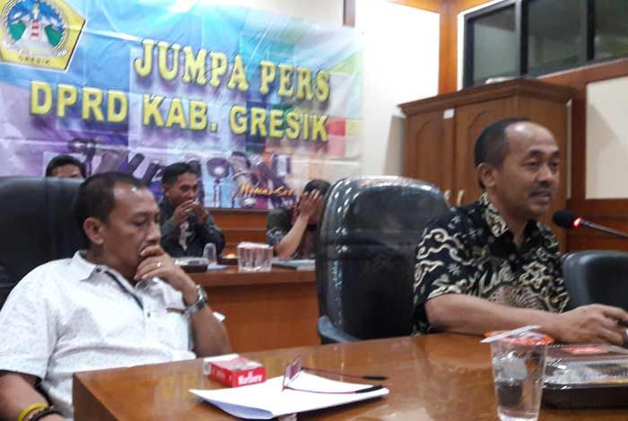 Jalan dan TPA Jadi Agenda Khusus DPRD Gresik di Pembahasan LKPJ APBD 2017 Jalan dan TPA Jadi Agenda Khusus DPRD Gresik di Pembahasan LKPJ APBD 2017