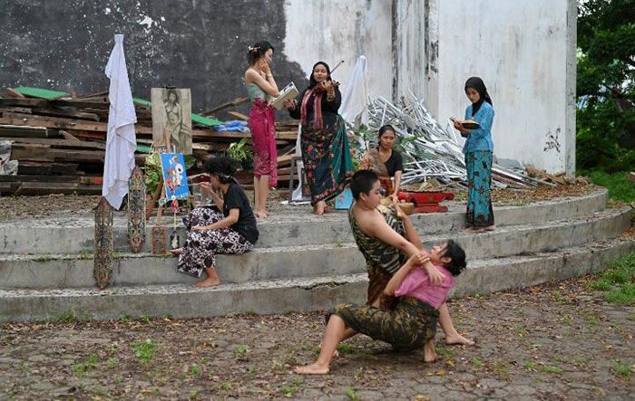 Peringati Bulan Bahasa dan Sastra, Komunitas ini Gelar Kegiatan di Jember Kreatif Laboratorium Peringati Bulan Bahasa dan Sastra, Komunitas ini Gelar Kegiatan di Jember Kreatif Laboratorium