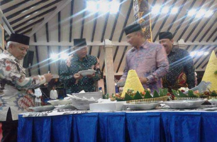 Pemkab Malang Tasyakuran Peringati 1 Tahun Madep Manteb Manetep Pemkab Malang Tasyakuran Peringati 1 Tahun Madep Manteb Manetep