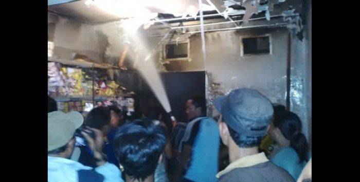 Konslet, Gudang Makanan Ringan di Lamongan Ludes Terbakar Konslet, Gudang Makanan Ringan di Lamongan Ludes Terbakar