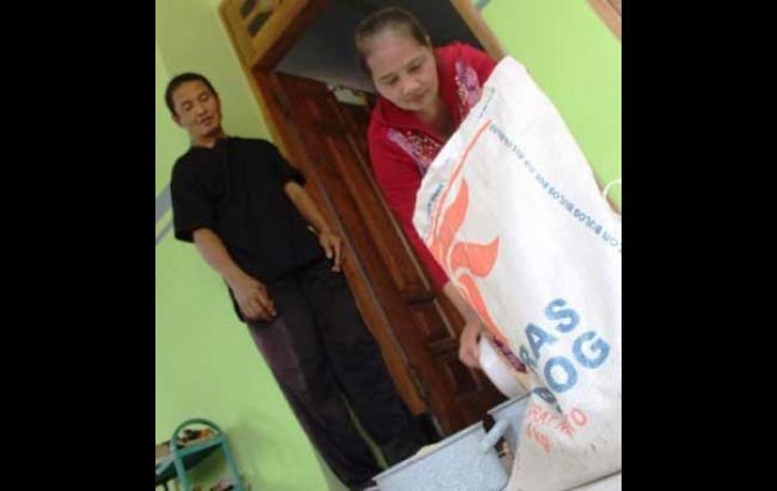 Lagi, Rastra Tak Laik Konsumsi Dibagikan di Jombang, Protes Warga Penerima Diabaikan Lagi, Rastra Tak Laik Konsumsi Dibagikan di Jombang, Protes Warga Penerima Diabaikan