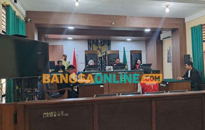 Terdakwa Kasus Judi Online di Tuban Dituntut 2 Tahun Penjara Terdakwa Kasus Judi Online di Tuban Dituntut 2 Tahun Penjara
