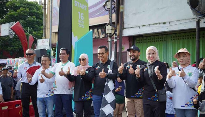 Pemkot Batu Gelar Mlaku Bareng dan Bazar Sehat saat Peringati Hari Kesehatan Nasional