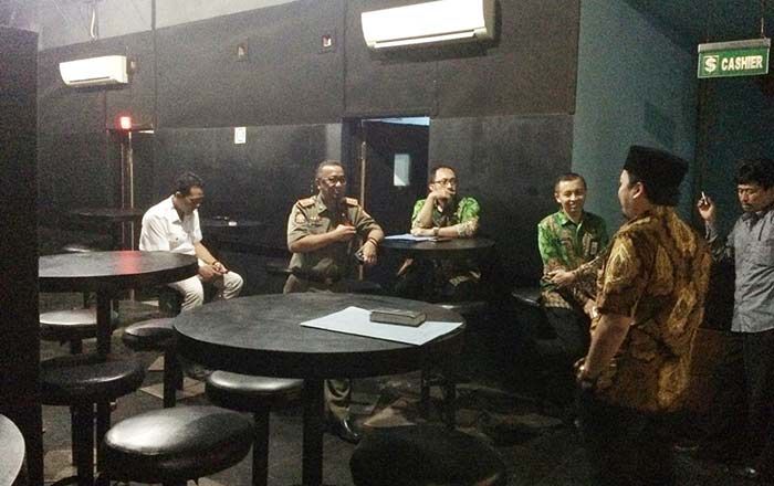 Gandeng Satpol PP dan Disperindag, DPRD Jember Sidak Tempat Karaoke TNT