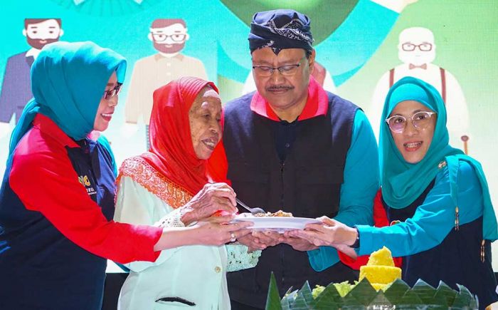 Puncak Peringatan HLUN ke-28, Gus Ipul Dukung Lansia Sehat, Mandiri, Berkarya, dan Inspiratif