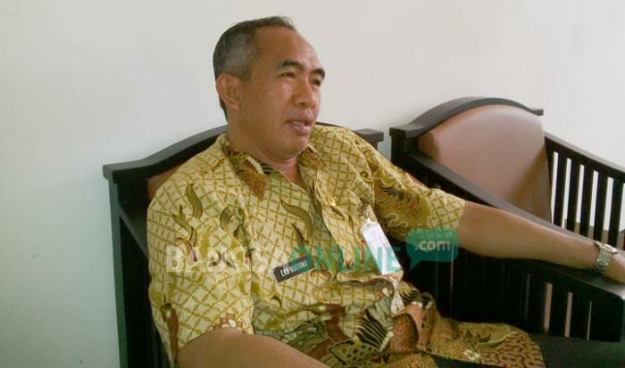 Dinkes Pacitan Masih Verifikasi Data Pasien Hepatitis A, Sejumlah Relawan Bagi-bagi Masker Dinkes Pacitan Masih Verifikasi Data Pasien Hepatitis A, Sejumlah Relawan Bagi-bagi Masker