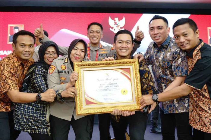 Berturut-turut, Polrestabes Surabaya Sabet Penghargaan YANLIK dari Kementerian PAN-RB Berturut-turut, Polrestabes Surabaya Sabet Penghargaan YANLIK dari Kementerian PAN-RB