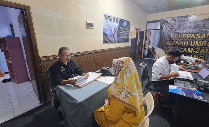 Wujudkan Layanan Prima, Imigrasi Malang Gelar Eazy Passport di PT. Berkah Zam-Zam Wisata Lumajang Wujudkan Layanan Prima, Imigrasi Malang Gelar Eazy Passport di PT. Berkah Zam-Zam Wisata Lumajang