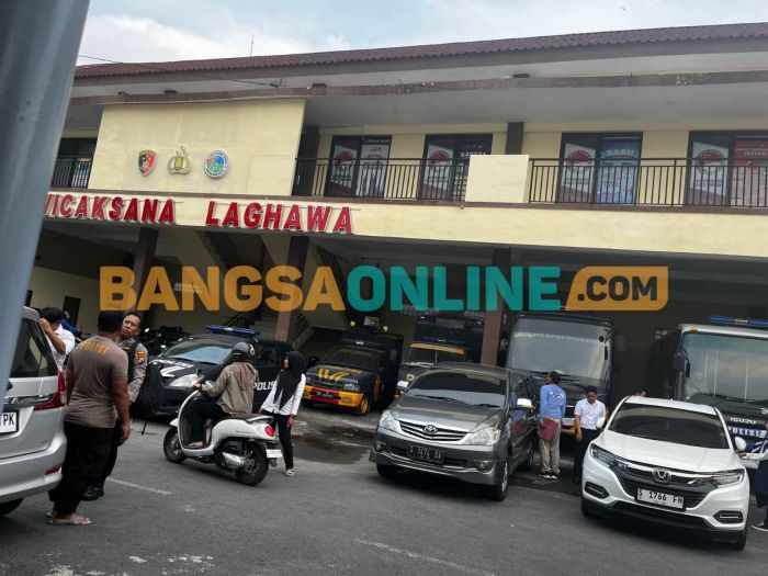 Polda Jatim Kembali Periksa 12 Saksi Kasus Dugaan Korupsi Proyek Lapen Sampang Polda Jatim Kembali Periksa 12 Saksi Kasus Dugaan Korupsi Proyek Lapen Sampang