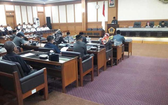Pimpinan DPRD Gresik Sayangkan Jawaban Normatif Jebloknya PAD Pimpinan DPRD Gresik Sayangkan Jawaban Normatif Jebloknya PAD