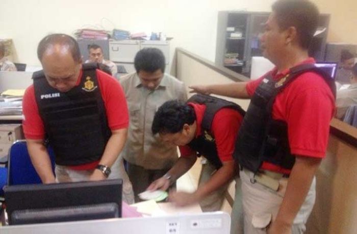 Kantor BPN Surabaya II Kembali Diobok-obok Tim Saber Pungli Kantor BPN Surabaya II Kembali Diobok-obok Tim Saber Pungli