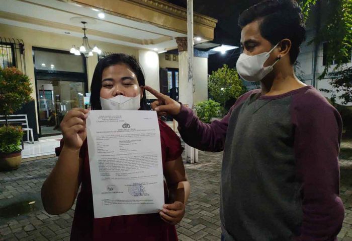 Gerombolan Knalpot Brong di Surabaya Pukul Pasutri saat Tahun Baru Gerombolan Knalpot Brong di Surabaya Pukul Pasutri saat Tahun Baru