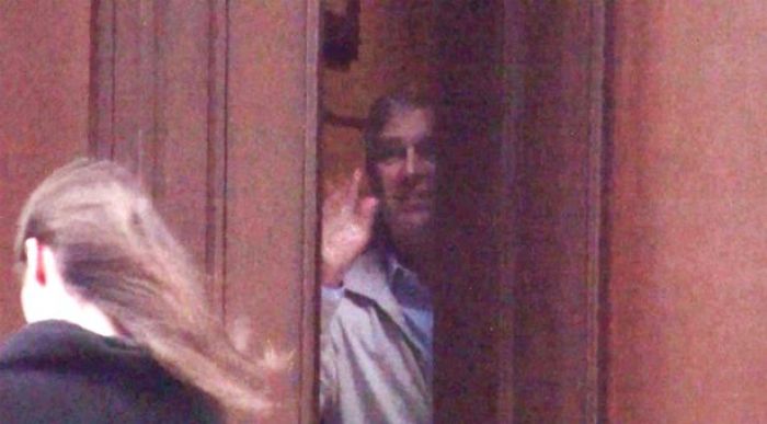 Pangeran Andrew Tertangkap Kamera di ‘Rumah Seks’ Epstein Pangeran Andrew Tertangkap Kamera di ‘Rumah Seks’ Epstein