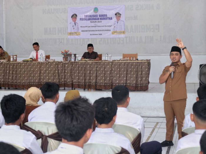 Wali Kota Pasuruan Ajak Pelajar Wujudkan Generasi Emas dengan Jauhi Narkoba Wali Kota Pasuruan Ajak Pelajar Wujudkan Generasi Emas dengan Jauhi Narkoba