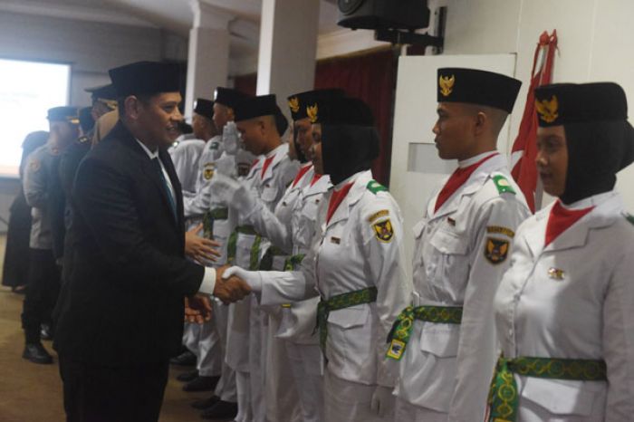 Wali Kota Abdullah Abu Bakar Kukuhkan Pasukan Pengibar Bendera Kota Kediri 2023 Wali Kota Abdullah Abu Bakar Kukuhkan Pasukan Pengibar Bendera Kota Kediri 2023