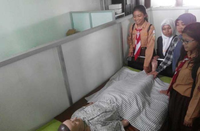 SMK Kerta Cendekia Sidoarjo Bekali Ratusan Siswa SMP Jelang Hadapi UN SMK Kerta Cendekia Sidoarjo Bekali Ratusan Siswa SMP Jelang Hadapi UN