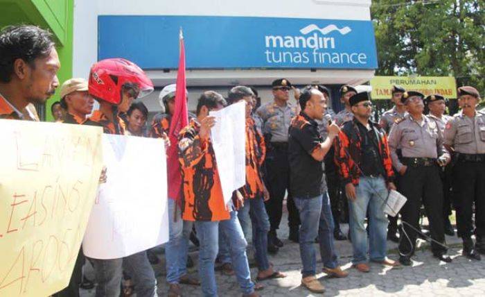 Dinilai Semena-mena terhadap Konsumen, PP Demo Kantor Mandiri Finance Tuban Dinilai Semena-mena terhadap Konsumen, PP Demo Kantor Mandiri Finance Tuban