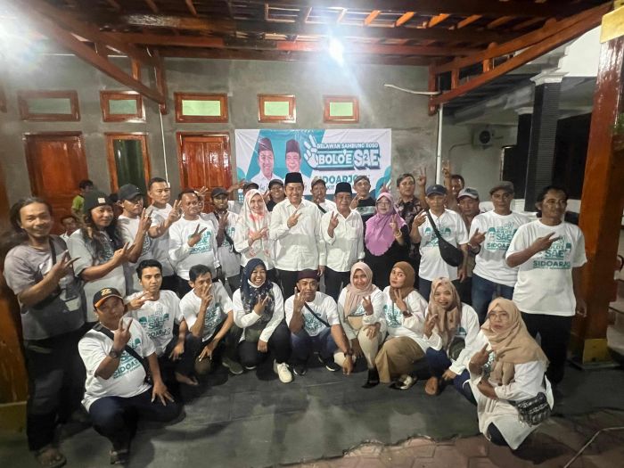 Mas Iin-Edy Widodo Resmikan Posko Relawan Sambung Roso Boloe SAE Mas Iin-Edy Widodo Resmikan Posko Relawan Sambung Roso Boloe SAE