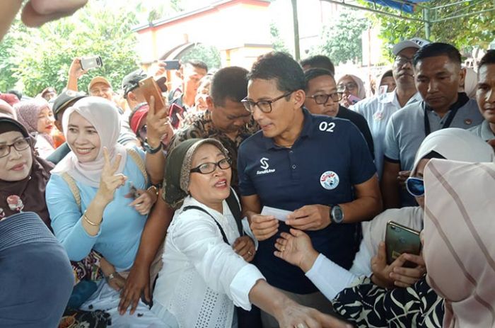 Safari Politik ke Pasuruan, Sandiaga Uno Disambut Puluhan Ribu Emak Safari Politik ke Pasuruan, Sandiaga Uno Disambut Puluhan Ribu Emak