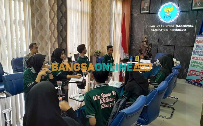 Dukung Desa Bersinar, BNNK Sidoarjo Bentuk Remaja Teman Sebaya Antinarkoba Dukung Desa Bersinar, BNNK Sidoarjo Bentuk Remaja Teman Sebaya Antinarkoba