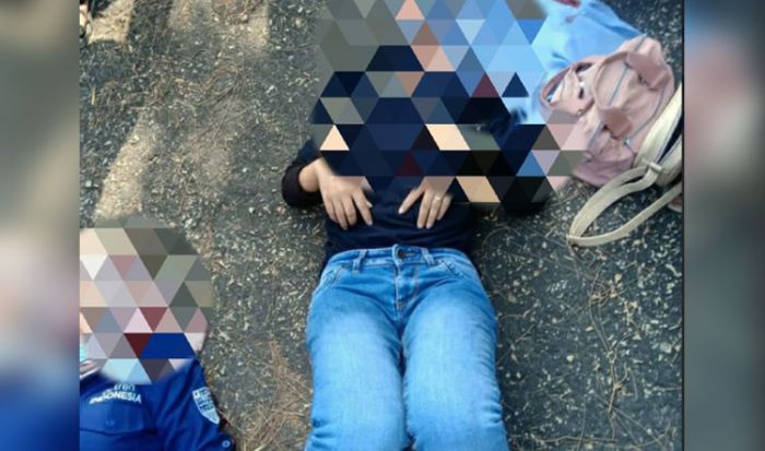 Dua Gadis di Pamekasan Terkapar Usai Hantam Sepeda Motor Odong-odong Dua Gadis di Pamekasan Terkapar Usai Hantam Sepeda Motor Odong-odong