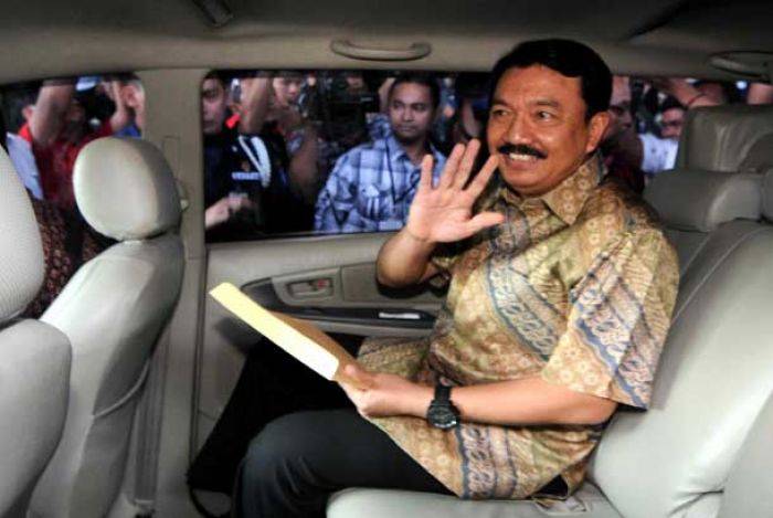 Tersangka, Calon Kapolri Mau Temui Aggota DPR di Rumah Dinas Tersangka, Calon Kapolri Mau Temui Aggota DPR di Rumah Dinas