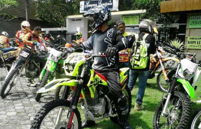 Komunitas KAT Kediri Jelajahi Lereng Gunung Kelud Komunitas KAT Kediri Jelajahi Lereng Gunung Kelud