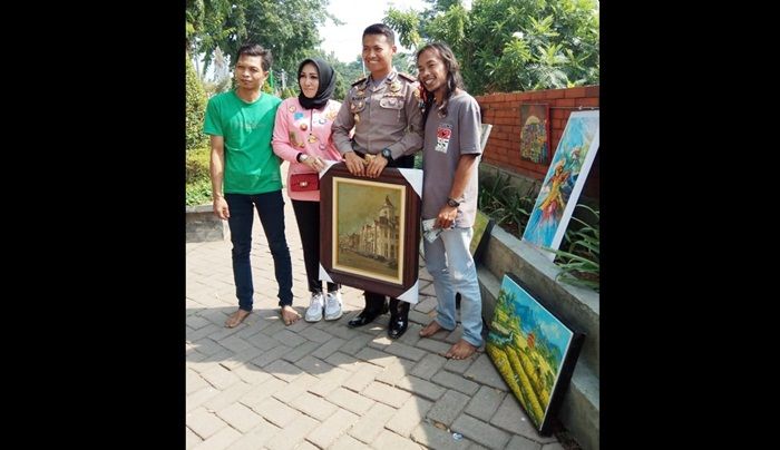 Pelukis Mojokerto Running Galang Bantuan untuk Palu Pelukis Mojokerto Running Galang Bantuan untuk Palu