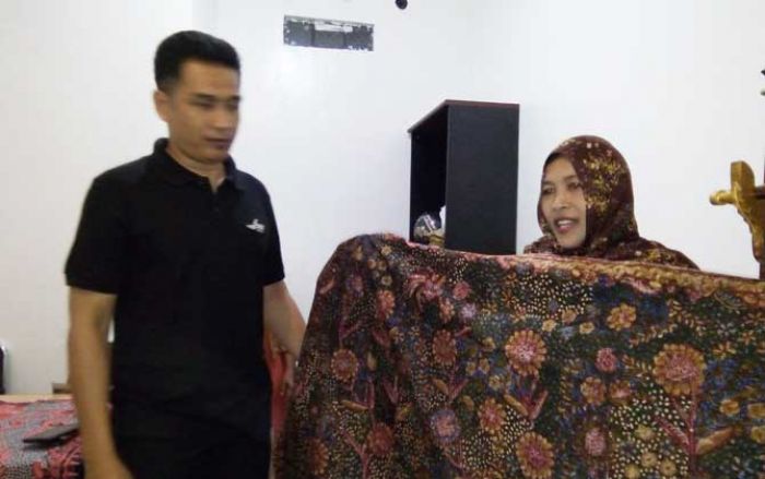 Kisah Sukses Pembatik Binaan Semen Indonesia di Lasem, Jawa Tengah Kisah Sukses Pembatik Binaan Semen Indonesia di Lasem, Jawa Tengah
